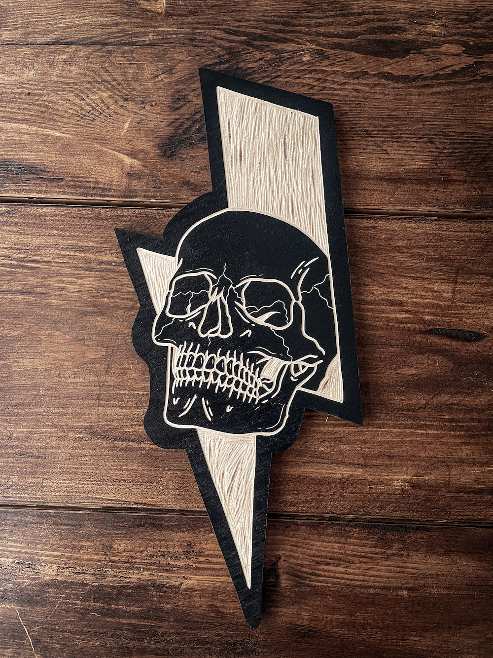 Lightning bolt skull